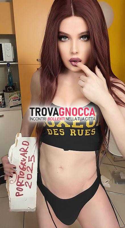 unica italiana 🇮🇹pornostar dalla pelle bianca molto famosa minchia duro sborrante