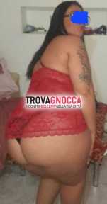 trio amici 2 donne 1 uomo 200 rose e ti diverti noi