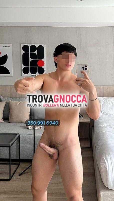ragazzo max 22 anni chile 🇨🇱 disponibile nel centro brescia. versatile e un'impressionante minchia 19 cm è soprattutto attivo. foto sono assolutamente autentiche al 100