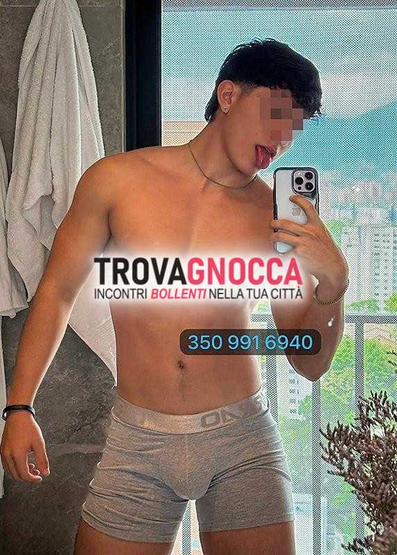 ragazzo max 22 anni chile 🇨🇱 disponibile nel centro brescia. versatile e un'impressionante minchia 19 cm è soprattutto attivo. foto sono assolutamente autentiche al 100