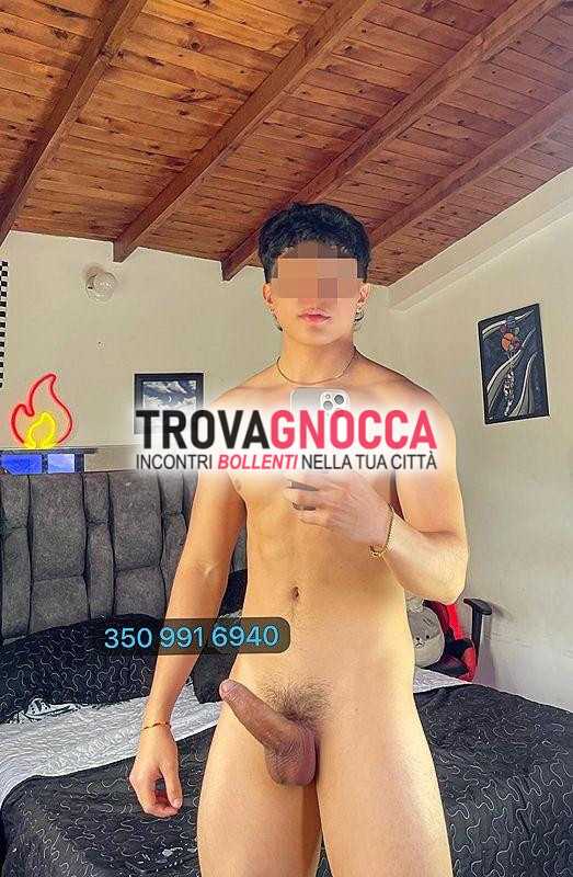 ragazzo max 22 anni chile 🇨🇱 disponibile nel centro brescia. versatile e un'impressionante minchia 19 cm è soprattutto attivo. foto sono assolutamente autentiche al 100