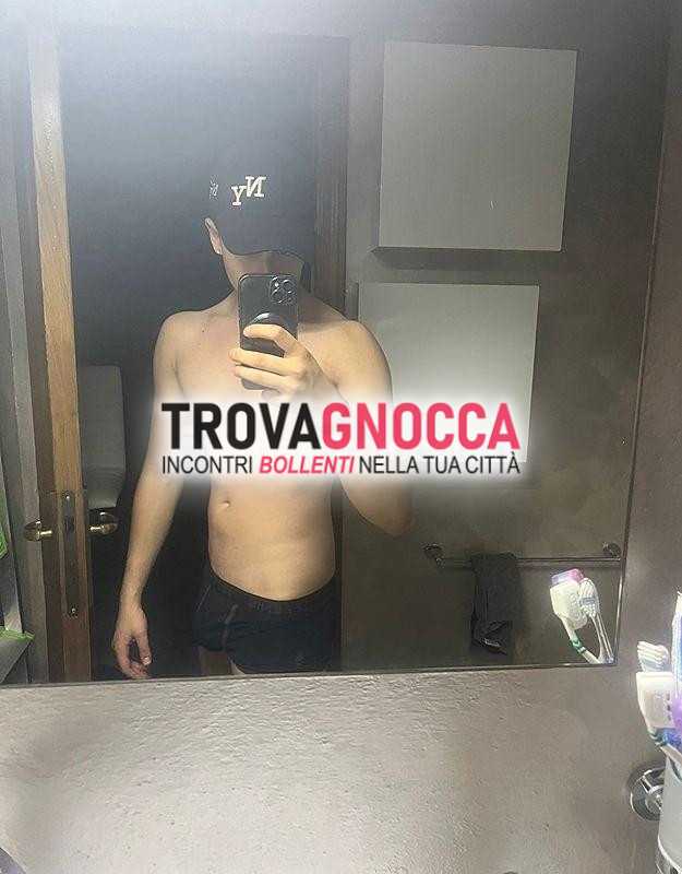escort giovane 19 anni bello e affascinante disponibile solo escort