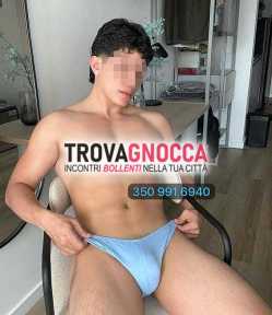 ragazzo max 22 anni chile 🇨🇱 disponibile nel centro brescia. versatile e un'impressionante minchia 19 cm è soprattutto attivo. foto sono assolutamente autentiche al 100