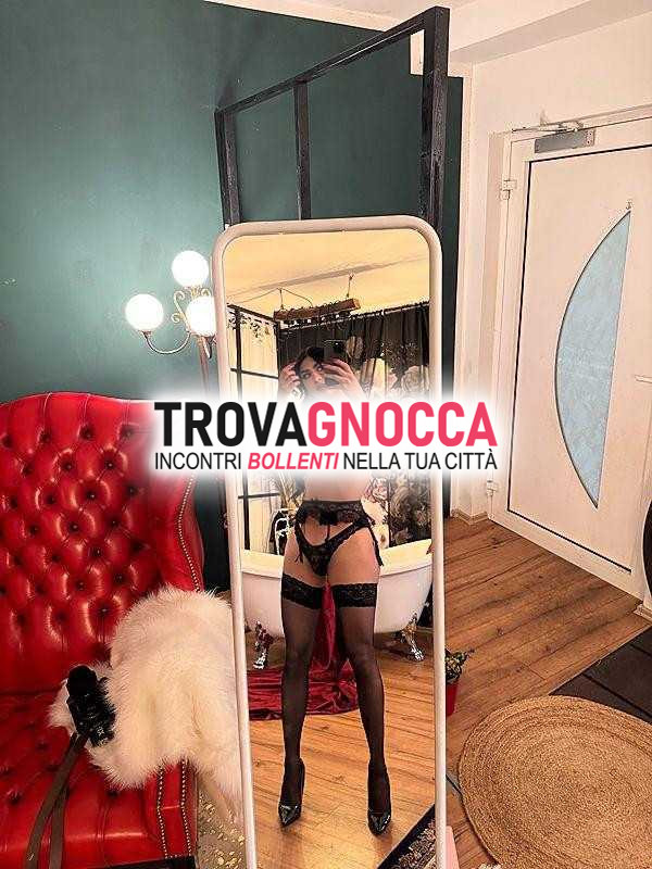 amanda maestra seduzione è donna sexy e dominante pronta farti vivere momenti davvero hot 🔥👅🍼💦.