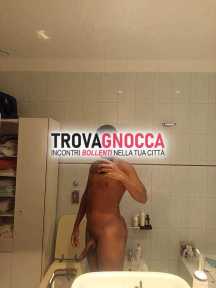 ragazzo dotato solo attivo disponibile uomini donne e coppie cerca un'intensa avventura