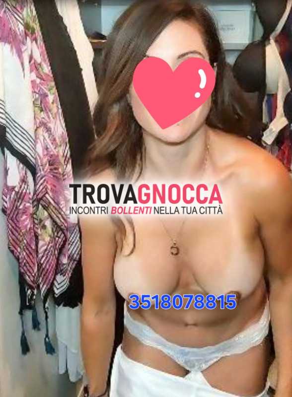 rebecca calda donna casalinga dolce e paziente ❤️