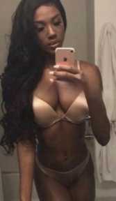 sara novità prima volta ragazza 5 stelle⭐⭐ affascinante e sexy bambolina amante dei preliminari al naturale