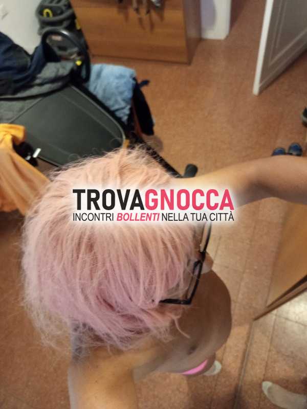 vera troia ed effeminata magra depilata