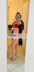 novità imperdibile bella giovane bionda e dolce questa simpaticissima ragazza saprà conquistarti suo charme e sua dolcezza novità imperdibile bella giovane bionda e dolce questa simpaticissima ragazza saprà conquistarti suo charme e sua dolcezza