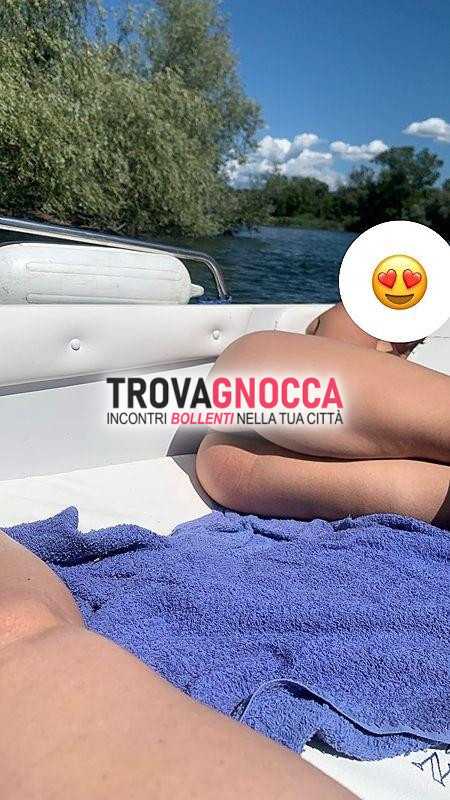 una splendida fanciulla sensuale 😈😍😘