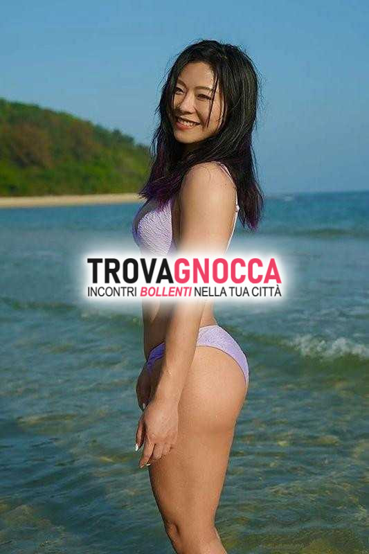 due nuove ragazze 23 e 30 anni dolce e minuta l'altra esplosiva e provocante loro curve hot sono proprio nelle immagini. ti aspettiamo ogni giorno. occhiobello.
