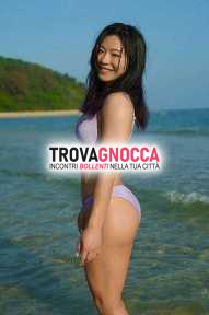 due nuove ragazze 23 e 30 anni dolce e minuta l'altra esplosiva e provocante loro curve hot sono proprio nelle immagini. ti aspettiamo ogni giorno. occhiobello.
