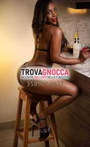 mai vista ad agropoli ragazza fantastica👑nuovissima e piena sorprese🔥foto vere 🍒mi piace assaporare 🍭con mia bocca calda ed essere leccata 🍭