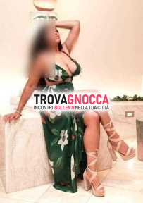 a sigillo vera donna isa È qui sua prima volta fuori comune rimarrÀ solo settimana fino domenica 3 agosto. non perdere questa occasione unica