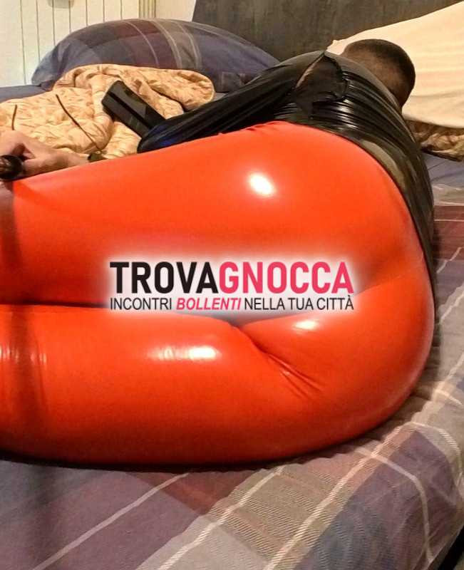 sono schiavo cerco master padrone maturo