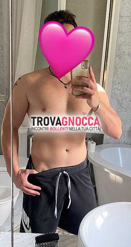 uomo cerca donna nella zona costa smeralda