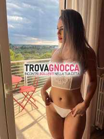 una splendida ninfetta brasiliana corpo tutto naturale che ti farà vibrare piacere.
