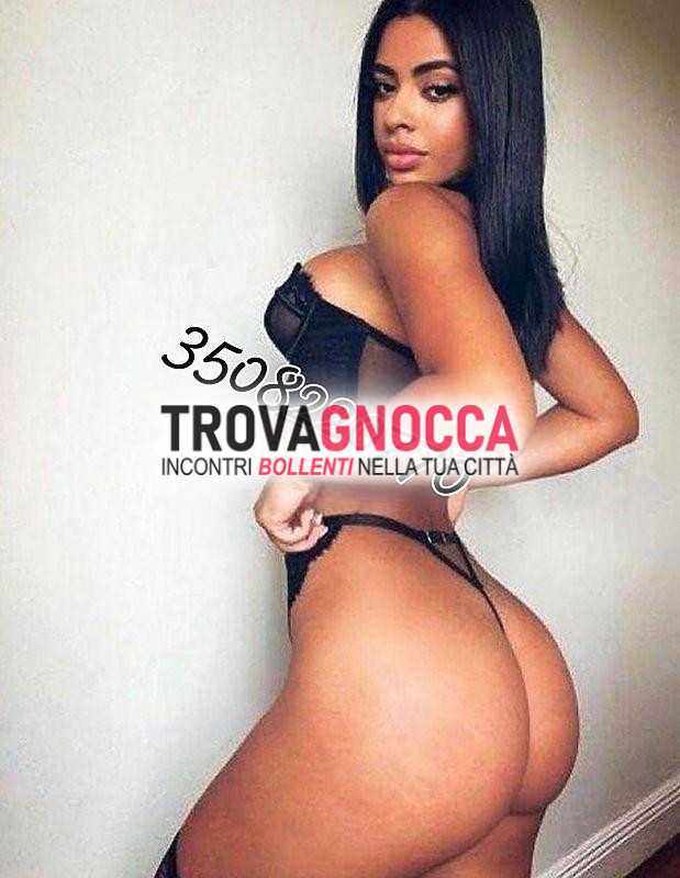 italiana appena maggiorenne. È mia prima volta cristal❗❤⭐ incantevole🐷 adoro👅 suggerire mia calda bocca mentre gioco 🍭 e mi lasciÒ leccare 👅.