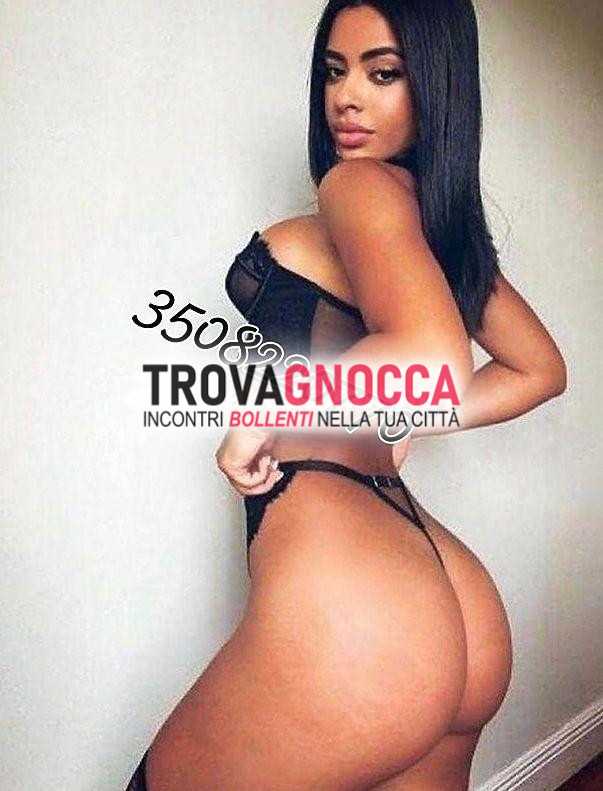 italiana appena maggiorenne. È mia prima volta cristal❗❤⭐ incantevole🐷 adoro👅 suggerire mia calda bocca mentre gioco 🍭 e mi lasciÒ leccare 👅.