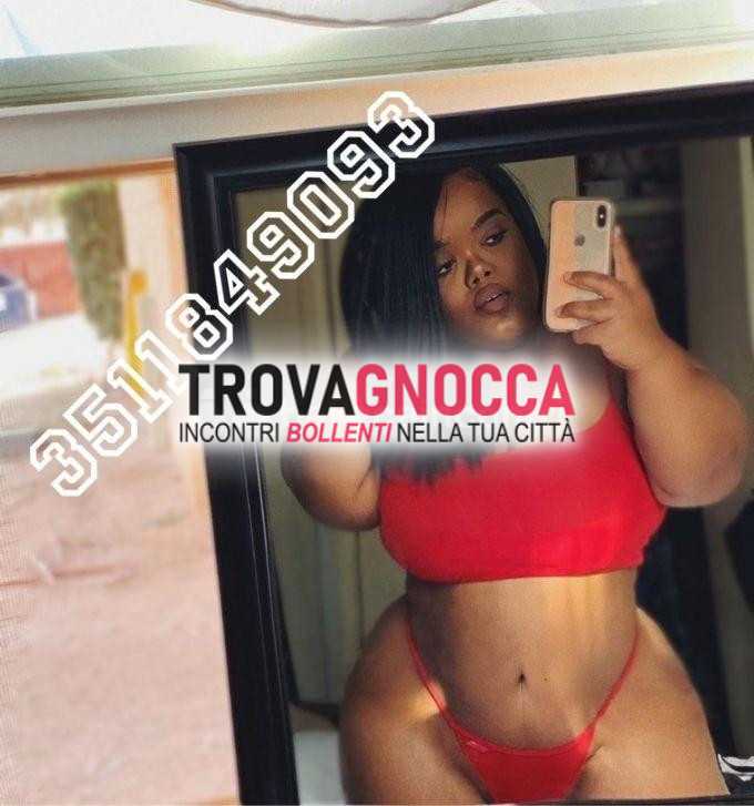 donna nana dalla tana piccolina e ardente piacere sono yulia 💋 vomero 💋 pronta regalarti momenti piacere sotto pioggia d'oro ❤️