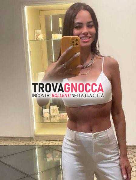 a pizzo calabro. luna incantevole fantastica brasiliana. e' bella e porca. chiamate e messaggi solo watsapp