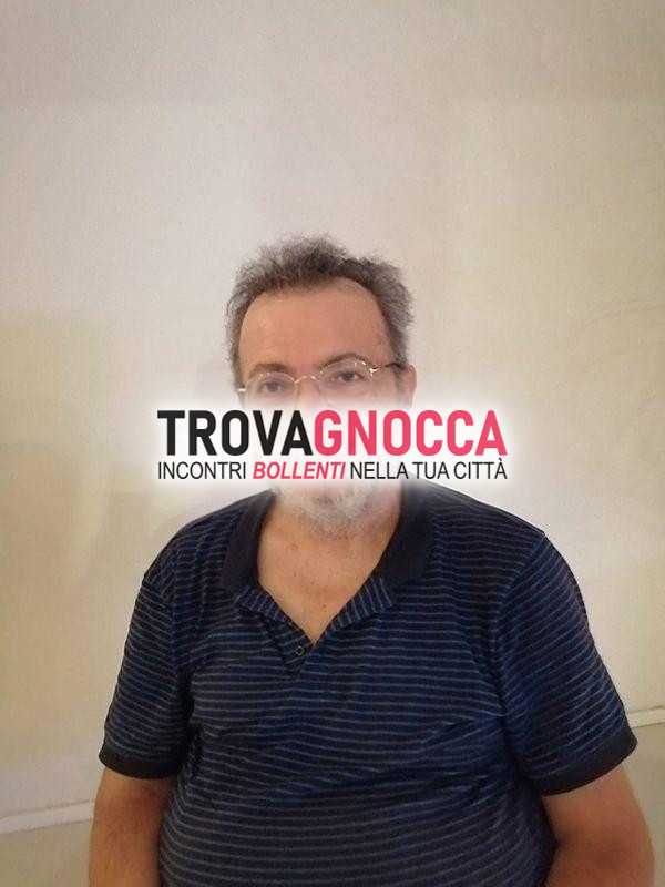 gentiluomo 65 anni cerca donna bella e affascinante.