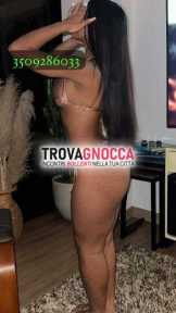 zona porto 😊 nuovo nuovo👸🏻 karen porcellina giovane piÙ brava ti aspetta esperienze hot🔥 e pompini paura 😈 passionali posizione sensuale '69'. goditi massaggi e leccami bene.❤️