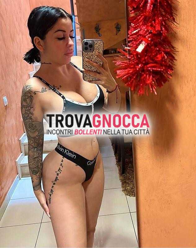 napoletana arrivo mai vista prima zona 🔥una bellezza caldissima e dolcisima👑 reale e molto sensuale💚. diavoletta pronta riempirmi tutta bocca 💦.