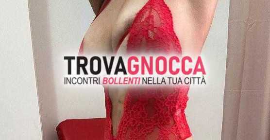 🍓aversa🍓affascinante bionda sesta misura seno 🍒chiama l'attenzione suo viso angelico😇 e sguardo provocante😈.