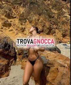 ragazza italiana bionda 🇮🇹 maestra bocchino al naturale ingoio 👅💦