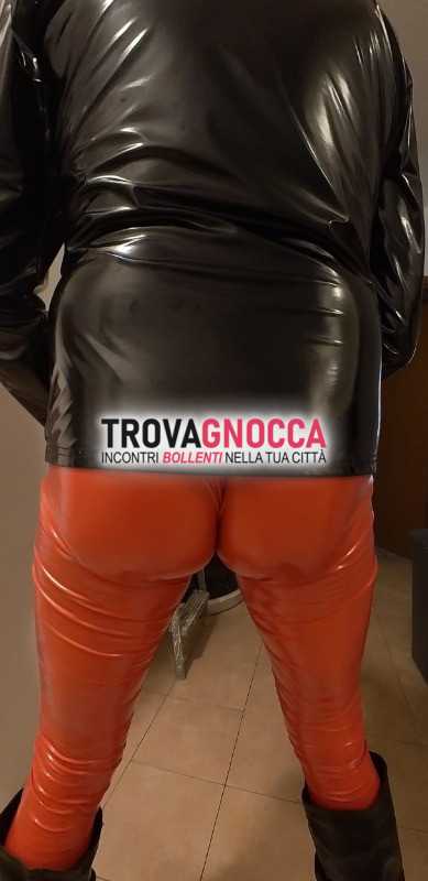 cerco vero maturo autoritario