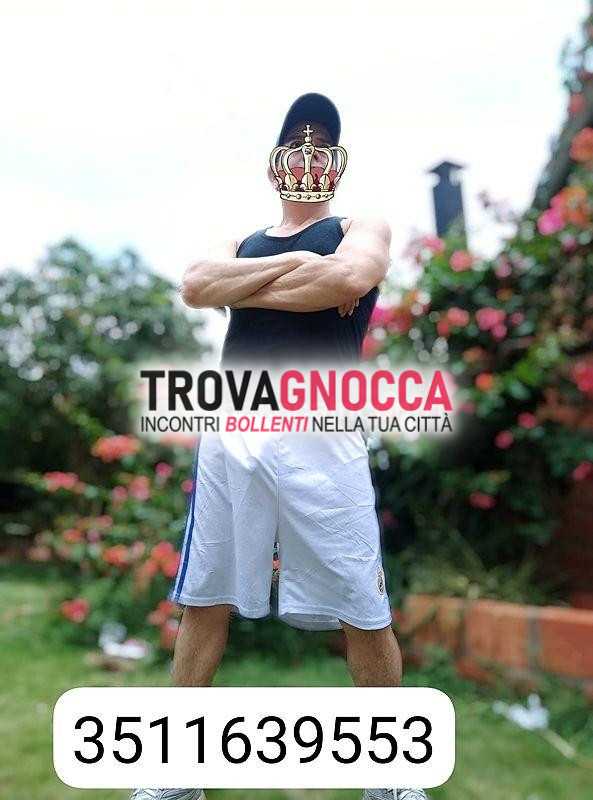 andrea bel ragazzo bel portamento 🍆🍌 È porco attivo 🥒 e passivo 🍑 dominante e tranquillo 🍑. sua potenza È 21cm. guarda foto tutte 💯 reali