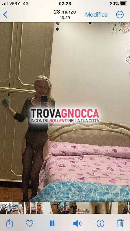 non perderti eva biondissima e sensualissima italiana richiedi videochiamata e scopri suo charme unico💃👠