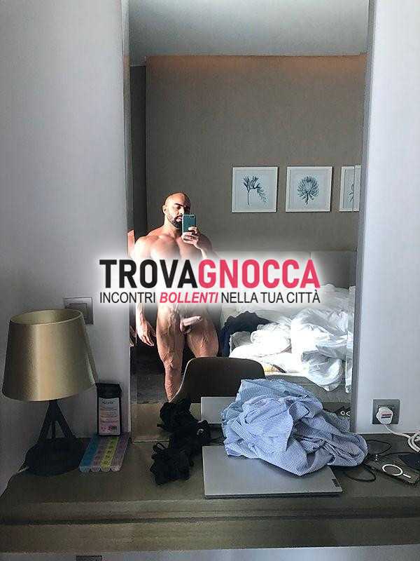 brasiliano muscoloso fisico urlo fresco arrivo