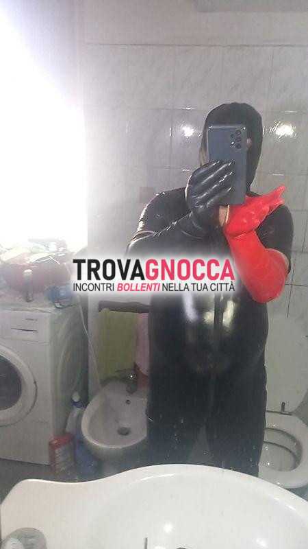 in cerca padrona non mercenaria vivere intensi momenti sottomissione e piacere.