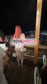importante solo veri interessati 😛 ciao contattami solo se sei disposto offrirmi duecento rose o duecento cinquanta rose. niente perditempo