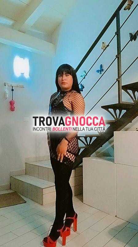 chica travestita pronta esa travesía placentera.