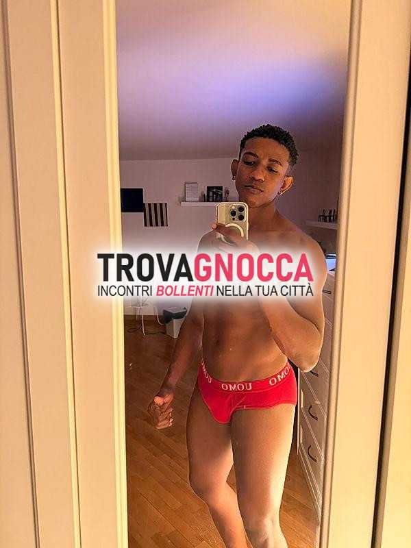 novitÀ assoluta bello toro 🇧🇷brasiliano charlles 🍑🍑 💋 👑 stupendo giovane 👑💋🔥xxl 🍆 ☎