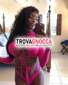 bellissima e raffinata sono provocatrice esperta che adora sollecitarlo bocca e stimolarlo fino farlo indurire completamente.