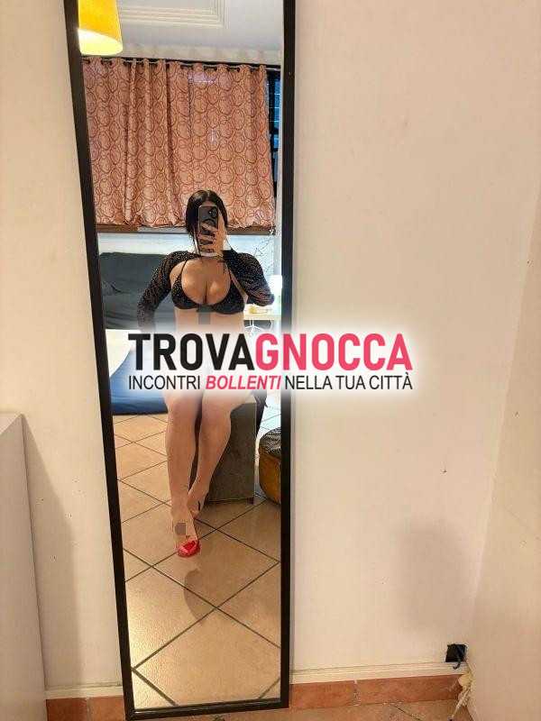 🔝👑samanta👑 solo 22 anni 💥 tantissima troia 💥😜 napoletana 💙 sempre pronta farti divertire 💣 vieni scoparmi 📞 chiamami ⭐ raggiungo hotel ⭐
