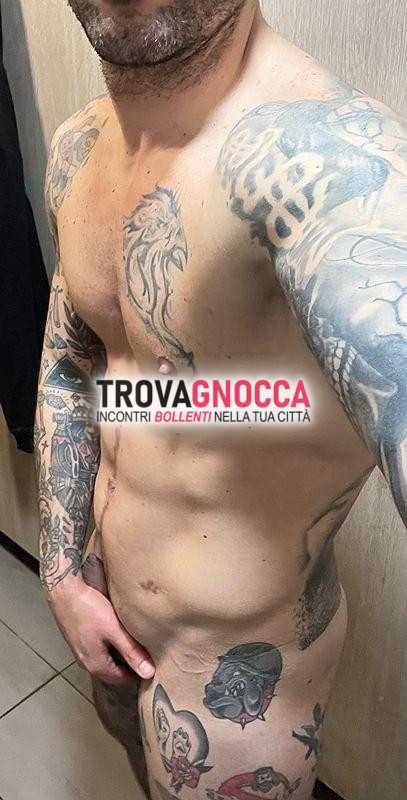 ragazzo affascinante cerca donna che conosca propri desideri e sappia realizzarli.