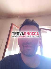 singolo cerca coppie spose mature e giovani che desiderano condividere momenti intimi
