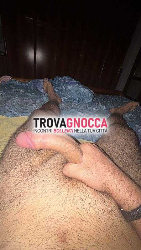 cerco qualcuno che venga me massaggio coinvolgente e anche po' piacere extra adesso