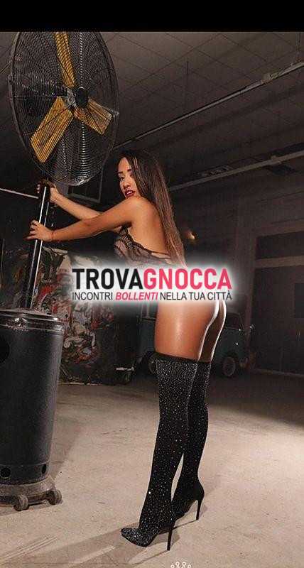 new new 19 anni splendida bambola ninfomana 🌶️ vagina calda🔥 stretta e profumata veramente porcellina sensuale. amante preliminare al naturale 🍭 multo co.