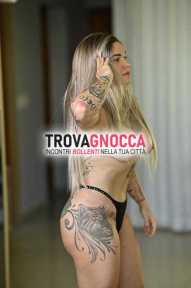 bionda senno abbondante e naturale bionda senno abbondante e naturale