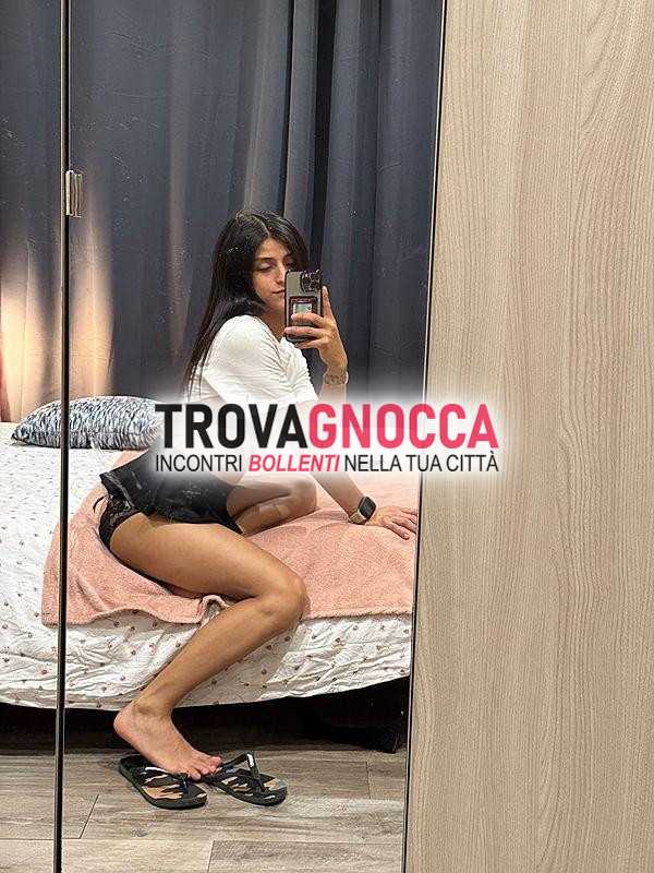 new vale🍓 lecce🌸 È nuovissima ragazza snella mai vista prima pochi giorni pronta ricevere e raggiungere💚. È bellissima 💜 e vera bomba sexy💛. vero⛔️ spettacolo foto vere al💯❌💯🔞💄💋 e corpo mozzafiato