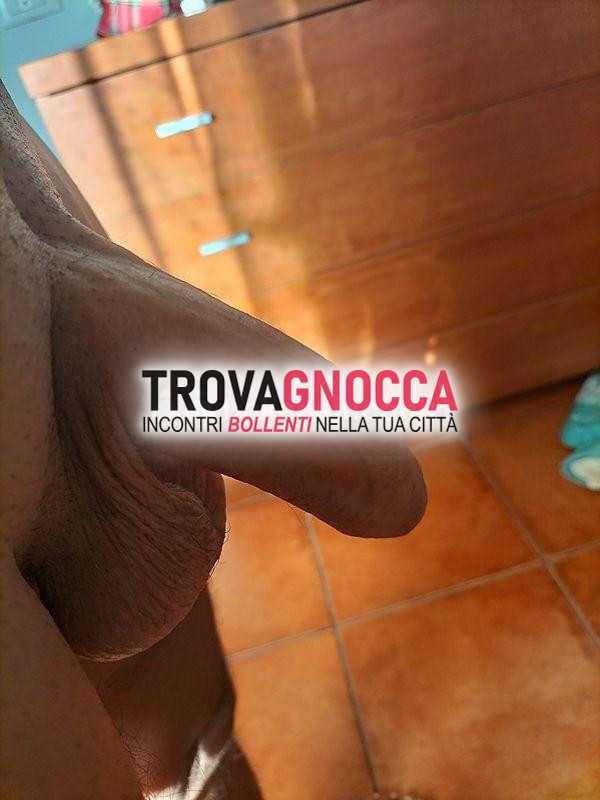 italiano cerca un'amica trans donna fantastica e affascinante.