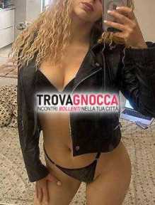 ecco descrizione riscritta

calda focosa eccitata e alcuni momenti anche po' timida sono qui regalarti momenti indimenticabili