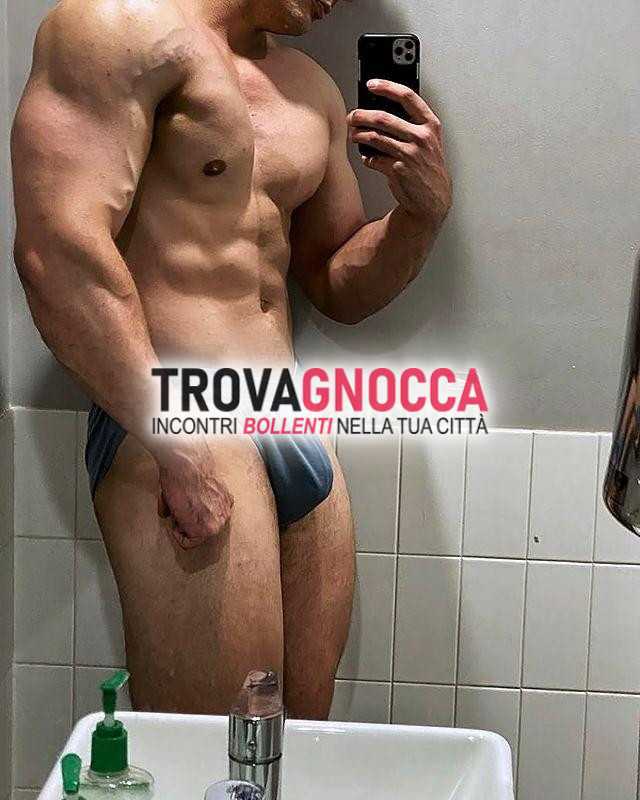 🔥🔥👣porco maschio italiano foto reali È disponibile maniera riservata🔥🔥👣