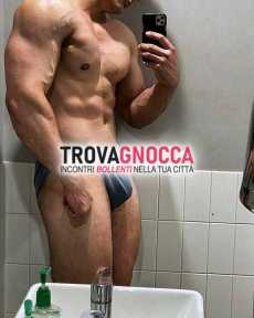 🔥🔥👣porco maschio italiano foto reali È disponibile maniera riservata🔥🔥👣